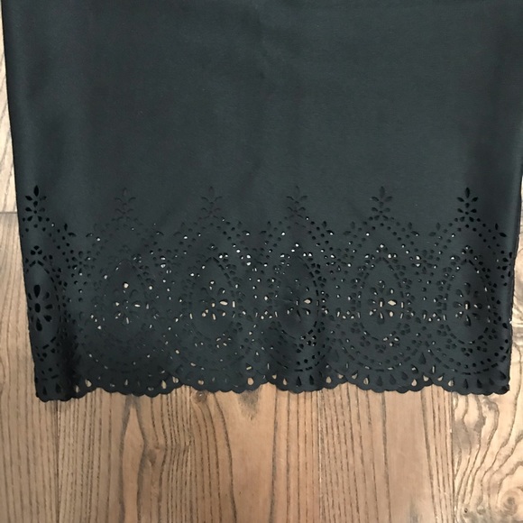 Pencil skirt with lace detailing - Picture 4 of 4